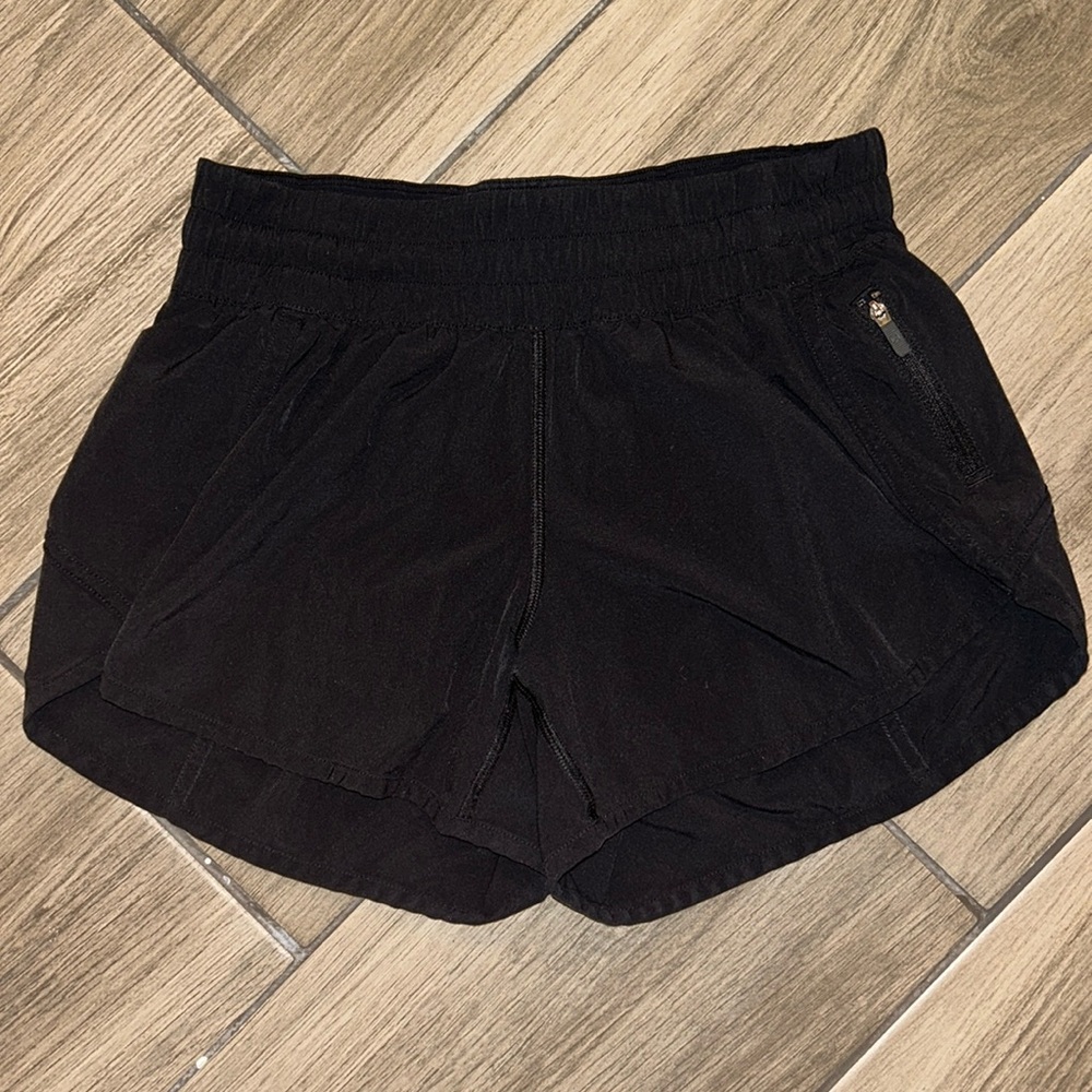 Lululemon Tracker Short V 4”
